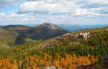 Randonnée sur le mont du Lac des Cygnes dans le parc national des Grands Jardins